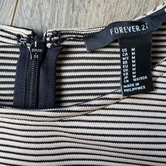 Forever 21 Sheath Dress Tan & Black {Medium} - Picture 5 of 8